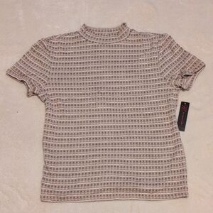 No Boundaries Beige Patterned Short Sleeve Top NWT size Large (11-13)